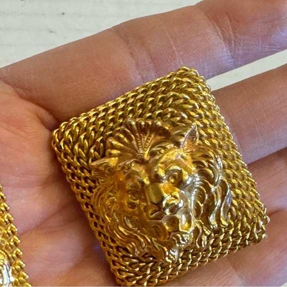 Vintage Lion Head RARE Square Shape Clip On Earrings Large Chunky Gold Tone - Picture 15 of 16